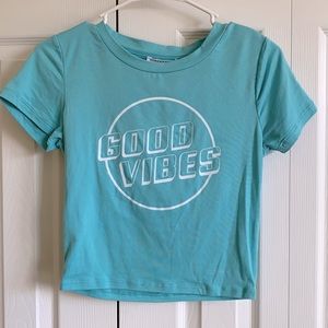 Charolotte Rouse stretchy cropped Good Vibes T